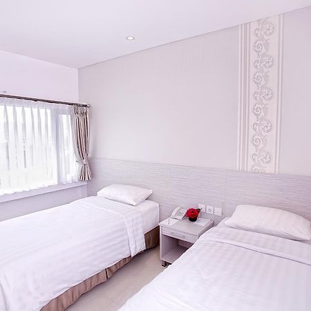 Kembang Hotel Cihampelas Bandung Exterior foto